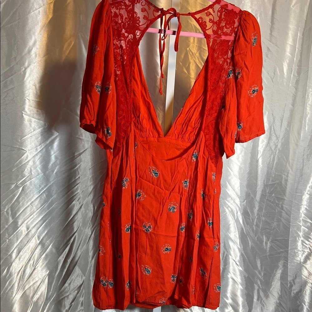 100% viscose Free People Red Backless Dress with Floral Accents A0151 - Picture 4 of 8
